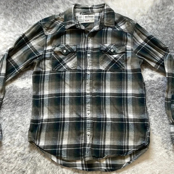 🔥4/$20 Plaid Button  Down - Picture 1 of 9
